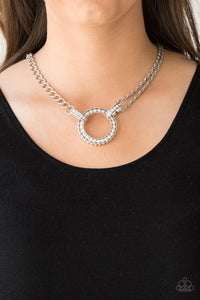 Razzle Dazzle - White Necklace Paparazzi - 651