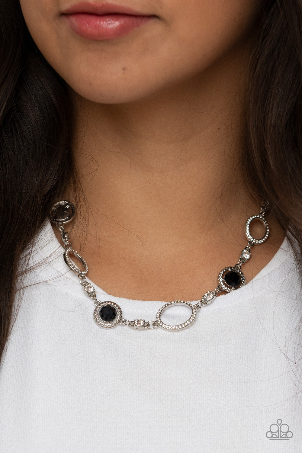 Pushing Your LUXE - Black Necklace Paparazzi‐639