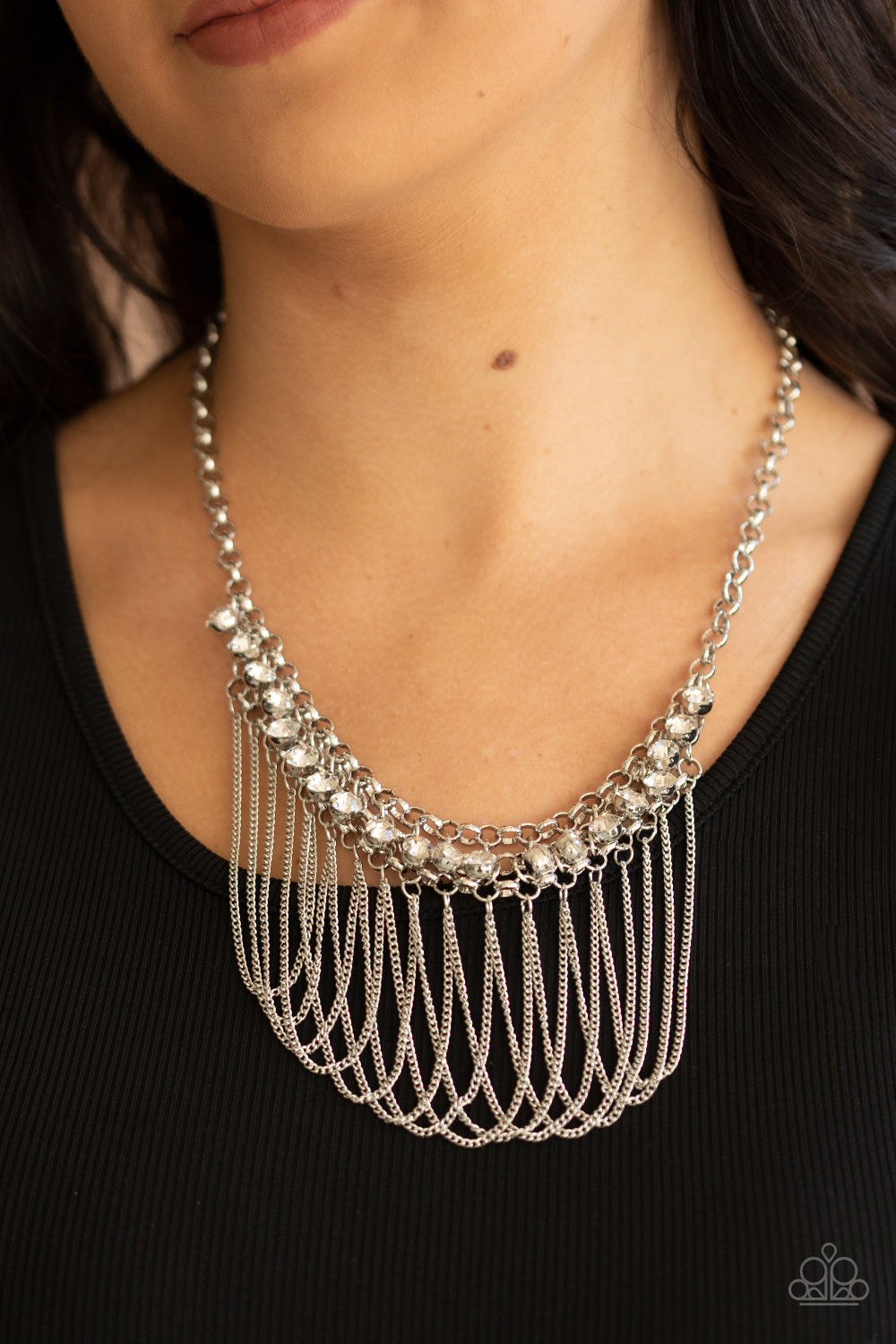 Flaunt Your Fringe - White Necklace Paparazzi‐334