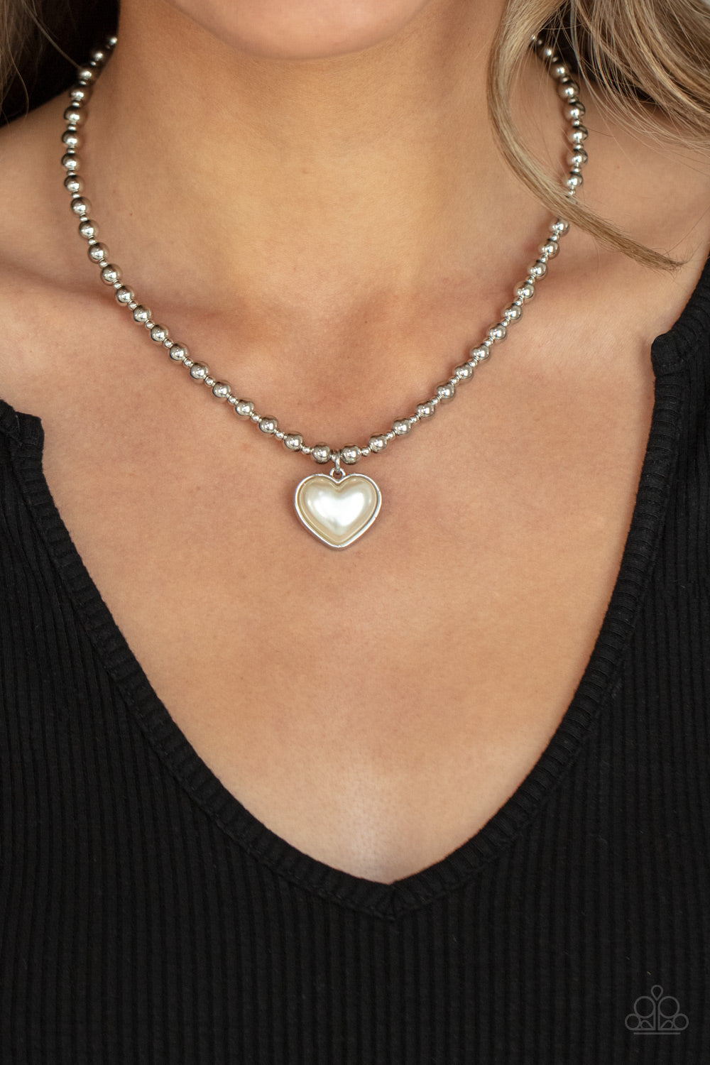 Heart Full of Fancy - White Necklace Paparazzi-1186