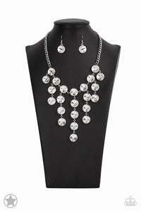 Spotlight Stunner White Necklace Paparazzi - 1421