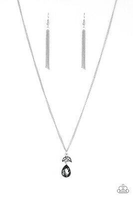 Classy Classicist Silver Necklace Paparazzi-951